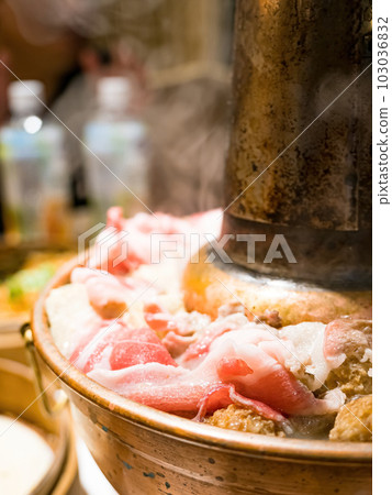 meat with pickled cabbage hot pot meat with pickled cabbage hot pot 103036832