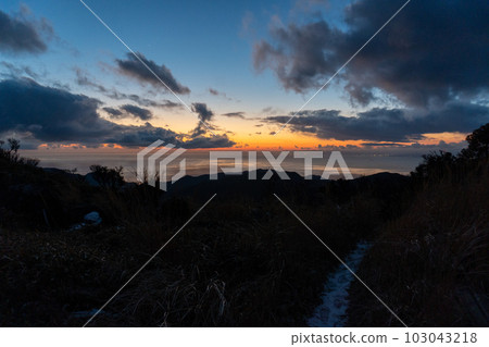 Sunset at Ugusu Pass on the Izusan ridgeline trail 103043218