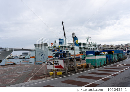 Tomarin Naha Tomari Port, boarding area and ship 103043241