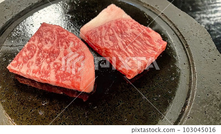Bungo beef grilled on an iron plate Bungo beef grilled on an iron plate 103045016