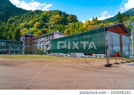 [Closed] Tsurugi Town Komi Elementary School/Ichiu Junior High School 1 Tsurugi Town, Mima District, Tokushima Prefecture 103046181