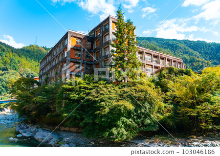 [Closed] Tsurugi Municipal Ichiu Junior High School Building 1 Tsurugi-cho, Mima-gun, Tokushima Prefecture 103046186