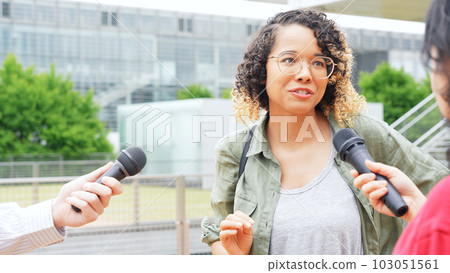 接受采訪的外國女性 103051561