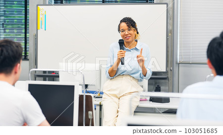 外教課堂教學 103051685