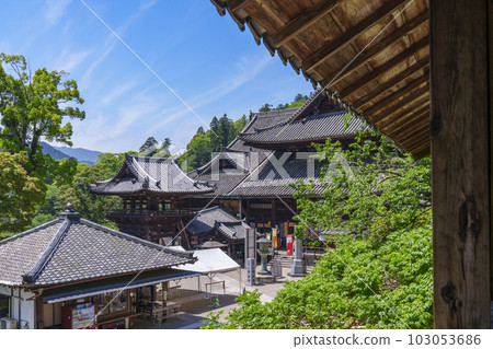 Hasedera, a resting place with a nice view in front of Sansha Gongen, the season of fresh greenery Hasedera, a resting place with a nice view in front of Sansha Gongen, the season of fresh greenery 103053686