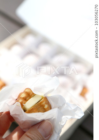 Traditional Korean confectionery with red bean paste "Hodugaja (= walnut confectionery)" (lemon flavor) Traditional Korean confectionery with red bean paste "Hodugaja (= walnut confectionery)" (lemon flavor) 103056270