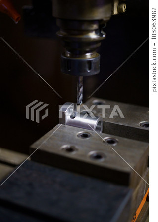 Cutting with machining center 103063982