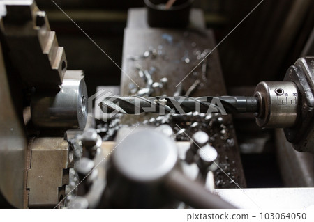 Drilling with lathe 103064050