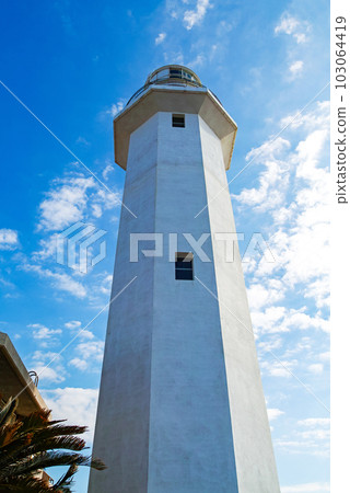 千葉縣 / 藍天和野島崎燈塔 103064419