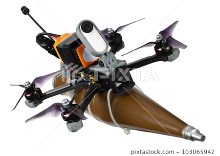 Combat FPV drone with anti tank RPG warhead - lowcost loitering munition for modern war Combat FPV drone with anti tank RPG warhead - lowcost loitering munition for modern war 103065942