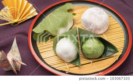 Japanese confectionery image | Kashiwamochi, Mizu Daifuku, Daifuku Mochi Japanese confectionery image | Kashiwamochi, Mizu Daifuku, Daifuku Mochi 103067103