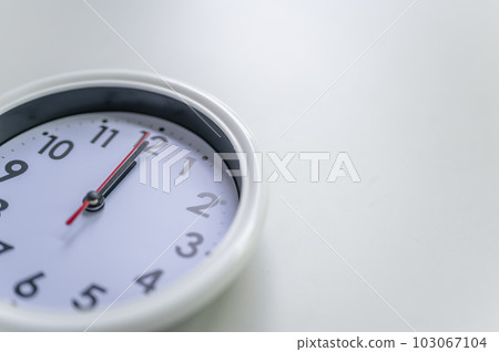 12:00 24:00 103067104