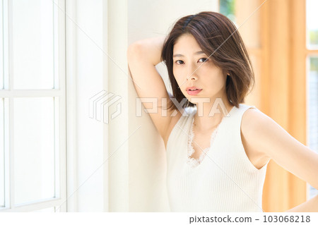 Young lady's portrait Young lady's portrait 103068218