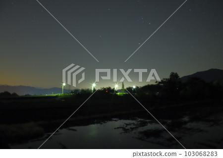 北斗市竹川町，東南天空的天蠍座和倒映在夜空中的稻田 103068283