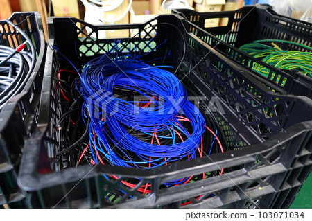 Wire wiring 103071034