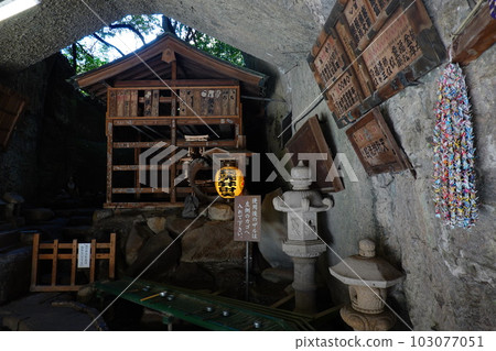 Zeniarai Benzaiten Ugafuku Shrine Zeniarai Benzaiten Ugafuku Shrine 103077051