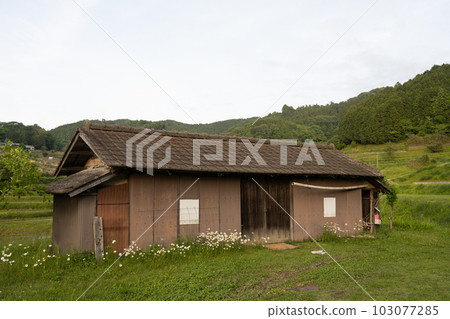 日本岡山縣三崎鎮一座古老而美麗的建築 103077285