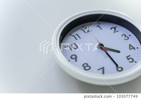 4:30 16:30 4:30 16:30 103077749