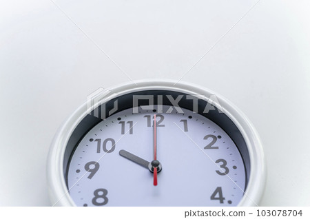 10:00 22:00 10:00 22:00 103078704