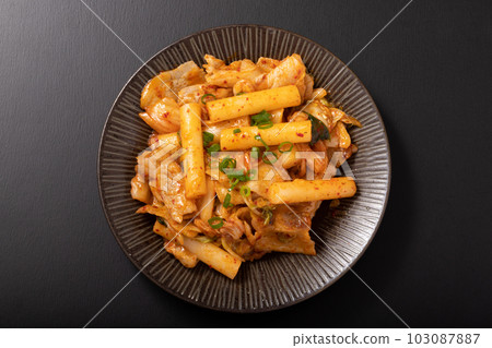 pork kimchi tteokbokki 103087887