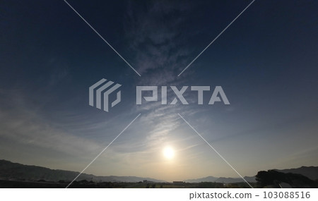 Spring morning sky with cirrus clouds・Ultra wide angle・Sky mainly・230511am 103088516