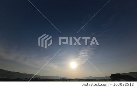 Spring morning sky with cirrus clouds・Ultra wide angle・Sky mainly・230511am 103088518