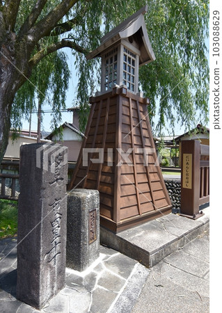 Nakasendo Unuma-juku Daian-ji Ohashi bridge signpost and night light 103088629