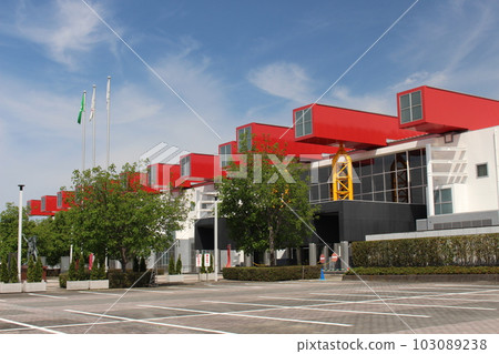 Maronie Plaza 103089238