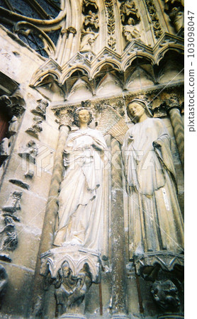 法國蘭斯聖母大教堂天使雕像 2002 年 10 月 103098047