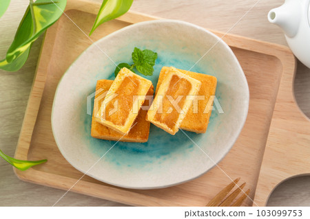 Pineapple Cake Dessert Pineapple Pastry Mid-Autumn Festival pineapple cake pastry パイナップルケーキ Pineapple Cake Dessert Pineapple Pastry Mid-Autumn Festival pineapple cake pastry パイナップルケーキ 103099753
