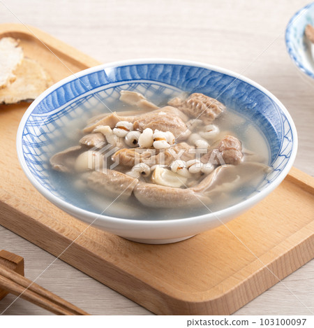 台灣 小吃 食物 四神湯 四臣湯 Taiwan four herb soup モツ入り薬膳スープ 103100097