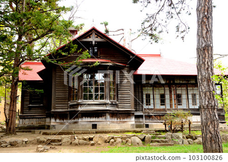 Sapporo Seikatei (from the south side) 103100826