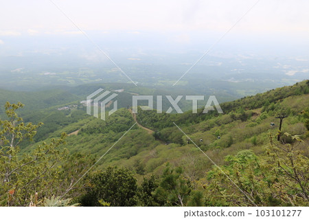 Mt. Adatara in Fukushima prefecture in May 2023 Mt. Adatara in Fukushima prefecture in May 2023 103101277