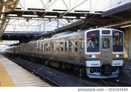 Shinetsu Main Line 211 series (6-car formation: Takasaki ⇔ Yokogawa) 103104494