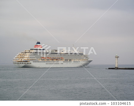 Asuka II departing from Shimizu, Shizuoka Prefecture April 103104615