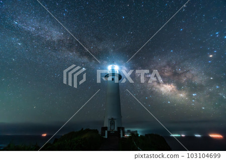 Milky Way and Lighthouse Tsumekizaki, Izu [Shizuoka Prefecture] 103104699
