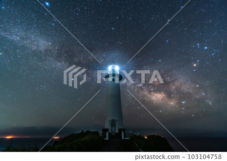 Milky Way and Lighthouse Izu Tsumekizaki [Shimoda City, Shizuoka Prefecture] 103104758