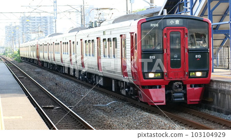 JR Kyushu 813 series rapid train JR Kyushu 813 series rapid train 103104929