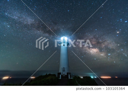 Milky Way and Lighthouse, Izu's Superb View Tsumekizaki [Shizuoka Prefecture] 103105364