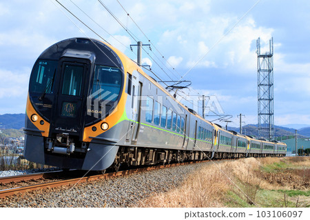 JR四國8600系列特急列車 103106097