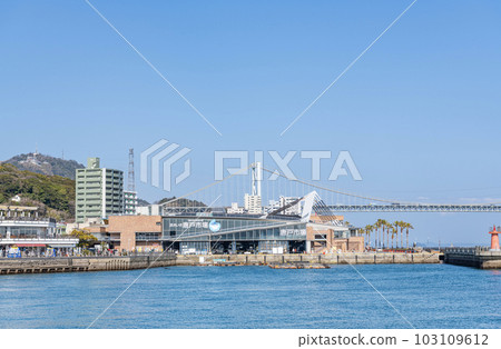 Shimonoseki City, Yamaguchi Prefecture: Karato Market and Kanmon Bridge, a popular tourist destination with a fish market that is familiar with the puffer fish auction Shimonoseki City, Yamaguchi Prefecture: Karato Market and Kanmon Bridge, a popular tourist destination with a fish market that is familiar with the puffer fish auction 103109612