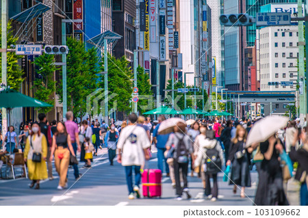 Nearly two weeks after the transition to the 5th class of Tokyo cityscape in Japan … More people without ma even in Ginza Hokoten … No infection explosion = May 21 Nearly two weeks after the transition to the 5th class of Tokyo cityscape in Japan … More people without ma even in Ginza Hokoten … No infection explosion = May 21 103109662