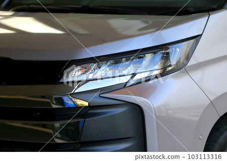 Car headlight Car headlight 103113316