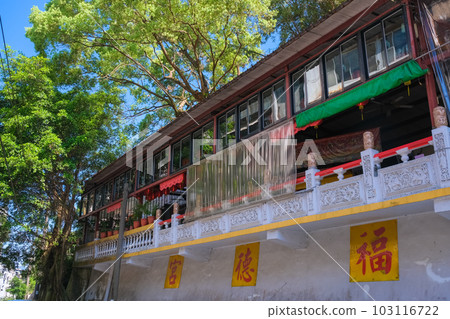 Songtong Fukudeokgung, a temple at the entrance of Xiangshan Nature Trail, Taipei, Taiwan Songtong Fukudeokgung, a temple at the entrance of Xiangshan Nature Trail, Taipei, Taiwan 103116722