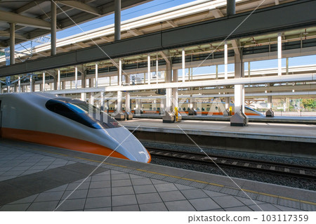 Taiwan High Speed Rail Xinzuoying Station 700T train 103117359