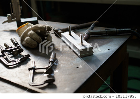 Welding work for stainless steel parts 103117953