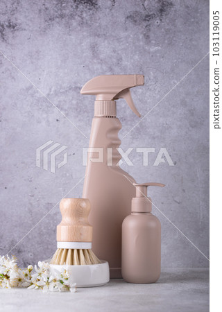 Eco cleaning with bottles, brushes and sponges Eco cleaning with bottles, brushes and sponges 103119005