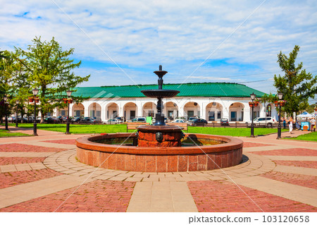 Sqaure with fountain in Kostroma, Russia 103120658