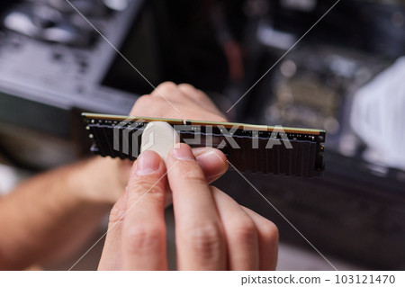 Cleaning a ram contactor using an eraser. 103121470