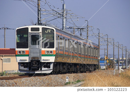Ryomo Line 211 series (4-car train: Oyama⇔Shim-Maebashi-Takasaki) Ryomo Line 211 series (4-car train: Oyama⇔Shim-Maebashi-Takasaki) 103122223